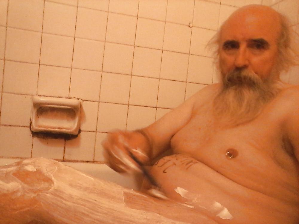 20P Shaving my legs