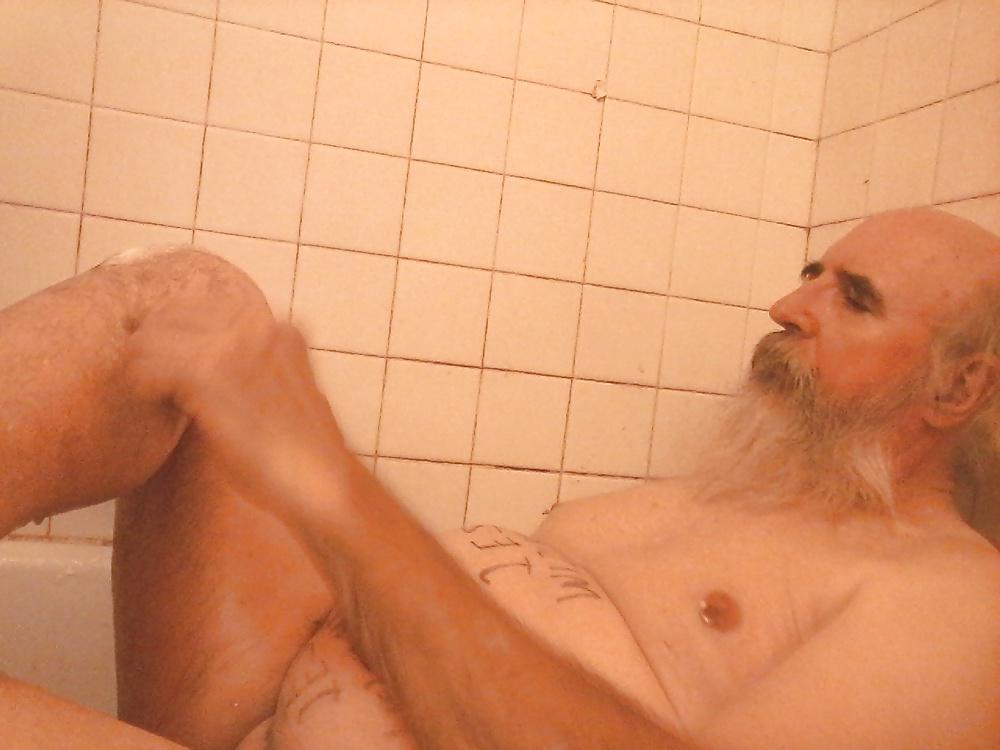20P Shaving my legs