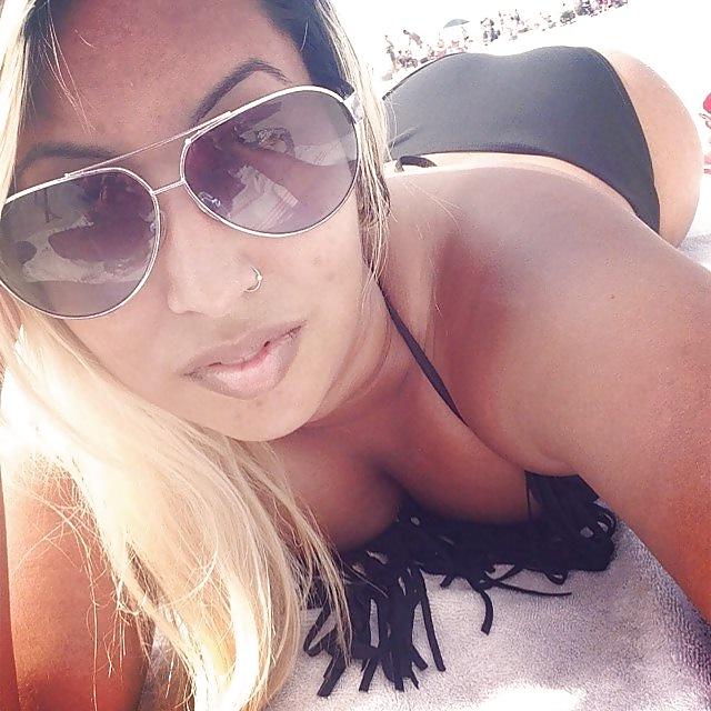 25P Sexy Canadian girls