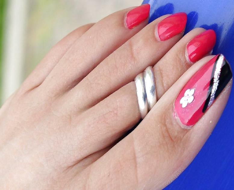 18P Long toenails