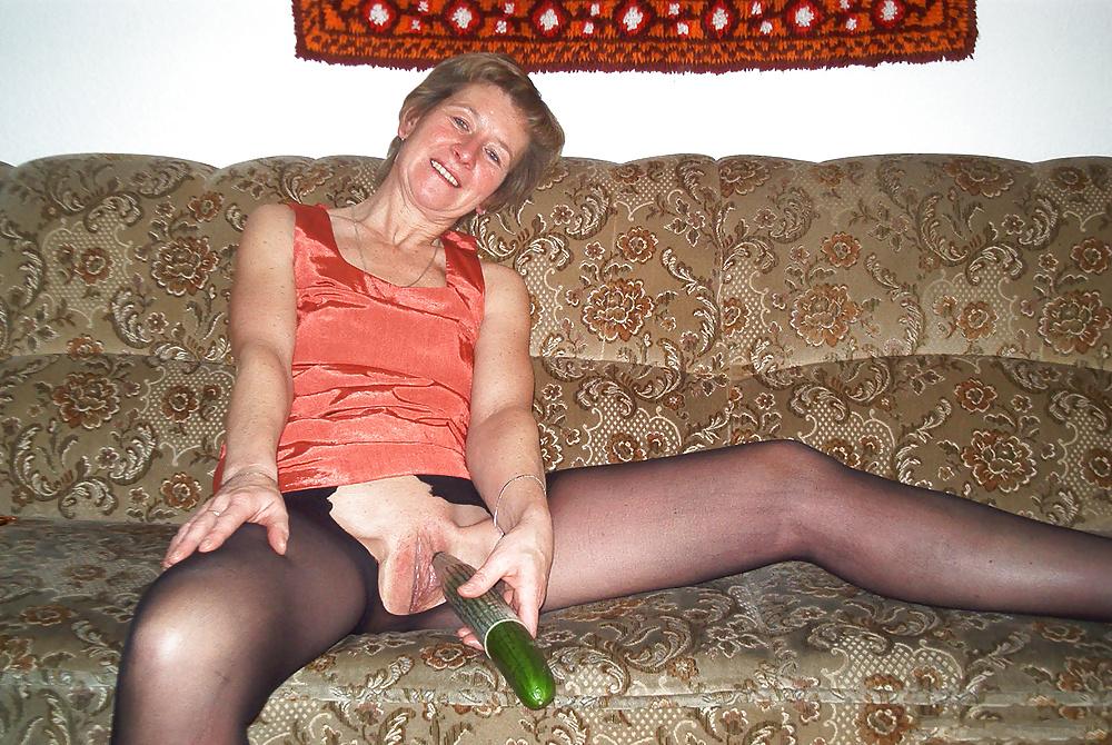 16P Granny in pantyhose