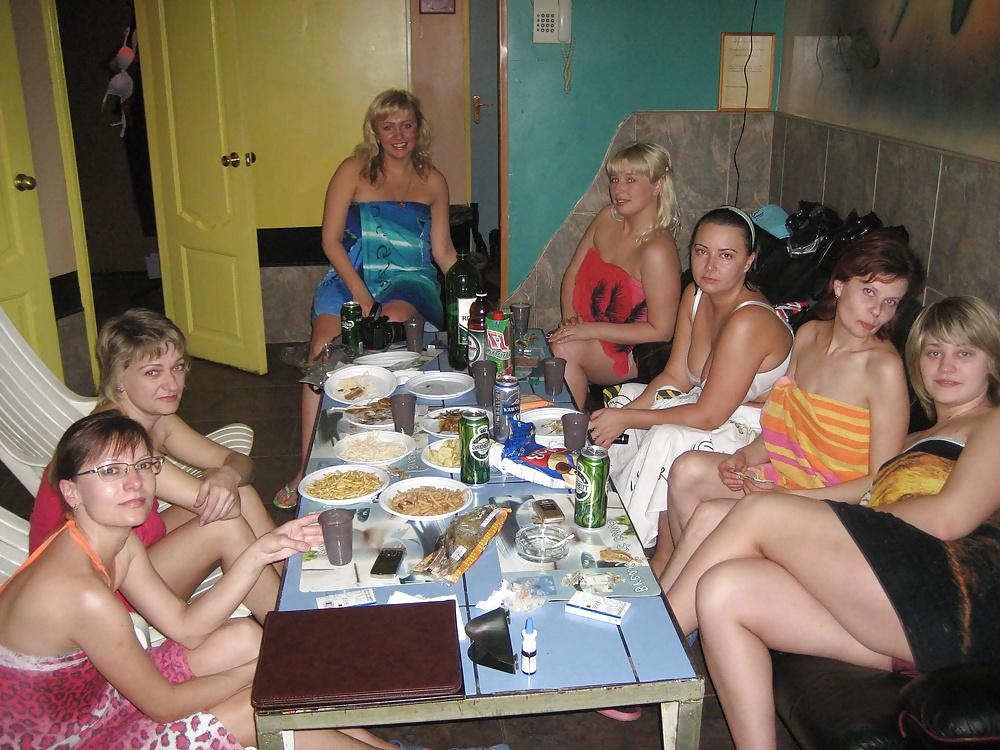 18P Pool Party 01