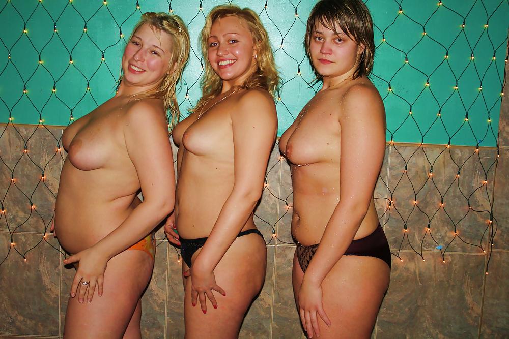 18P Pool Party 01