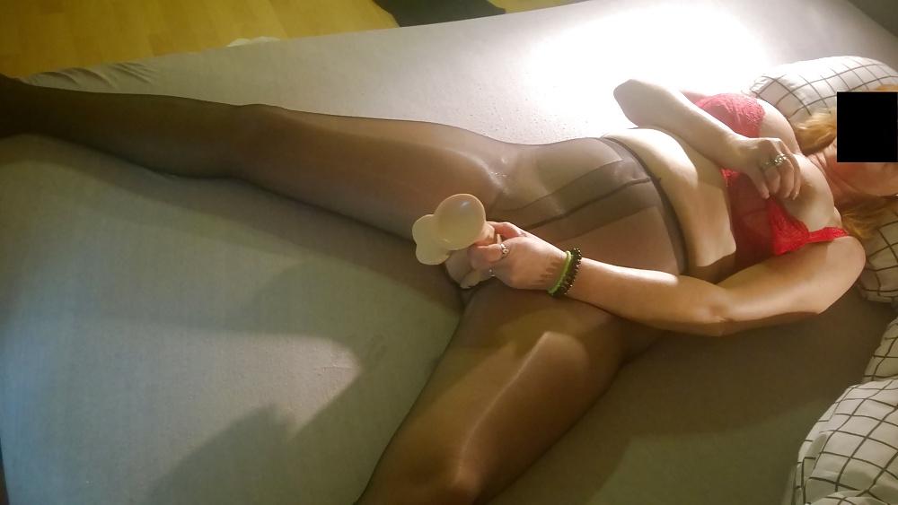 13P Pantyhose and dildo
