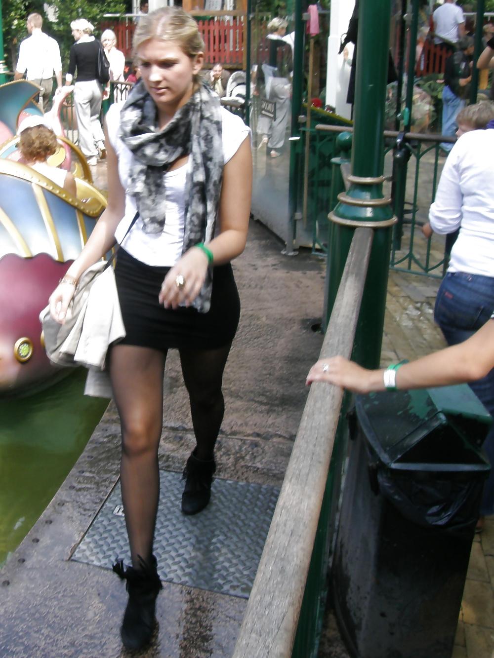 25P Nylons or pantyhose at the amusement park