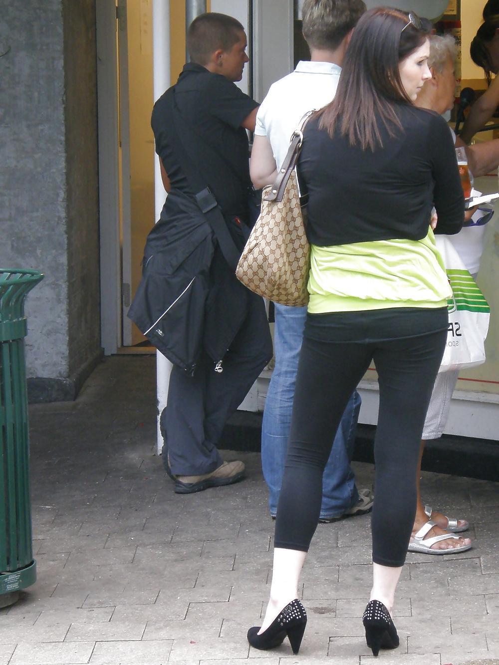 25P Nylons or pantyhose at the amusement park