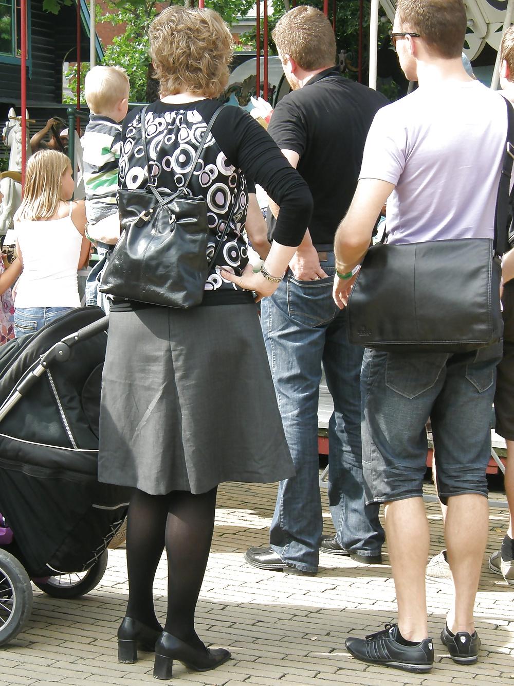 25P Nylons or pantyhose at the amusement park