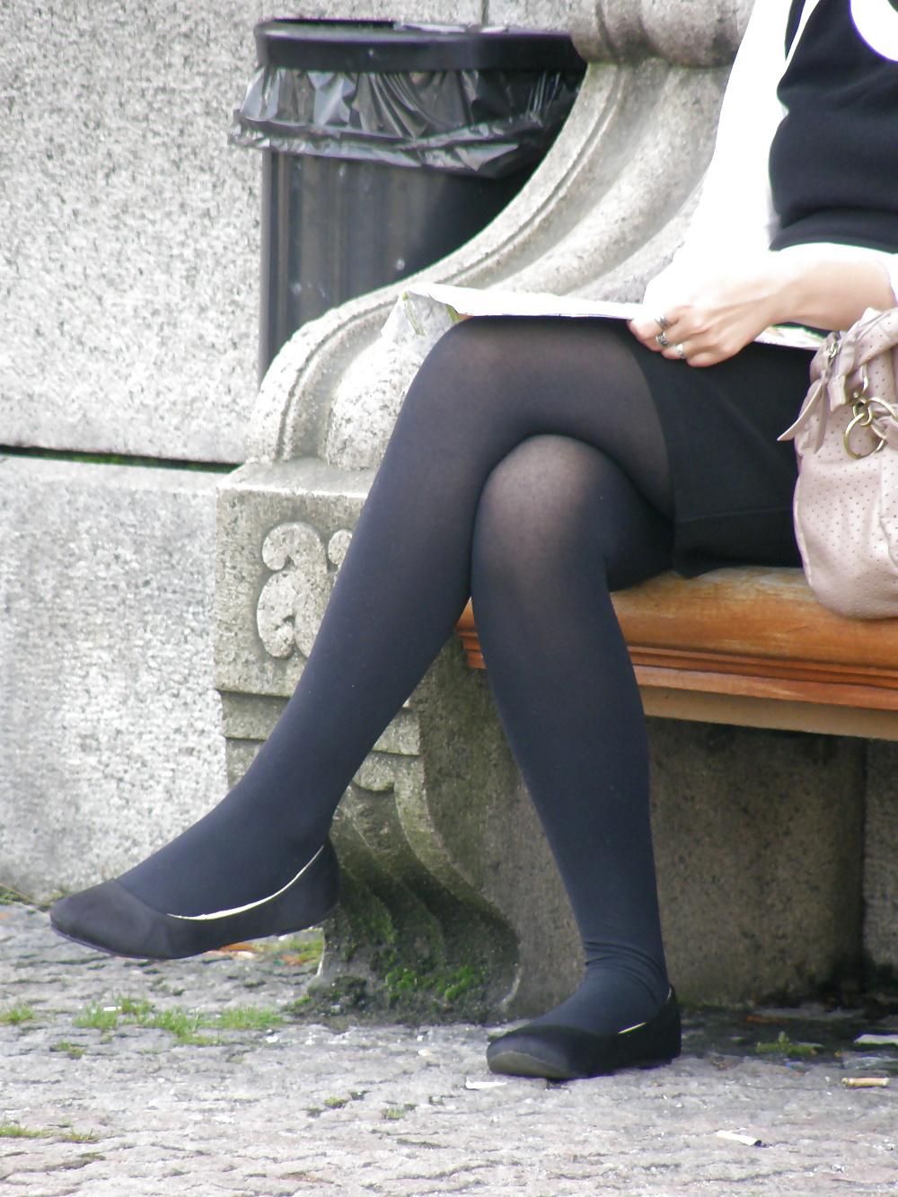 25P Nylons or pantyhose at the amusement park