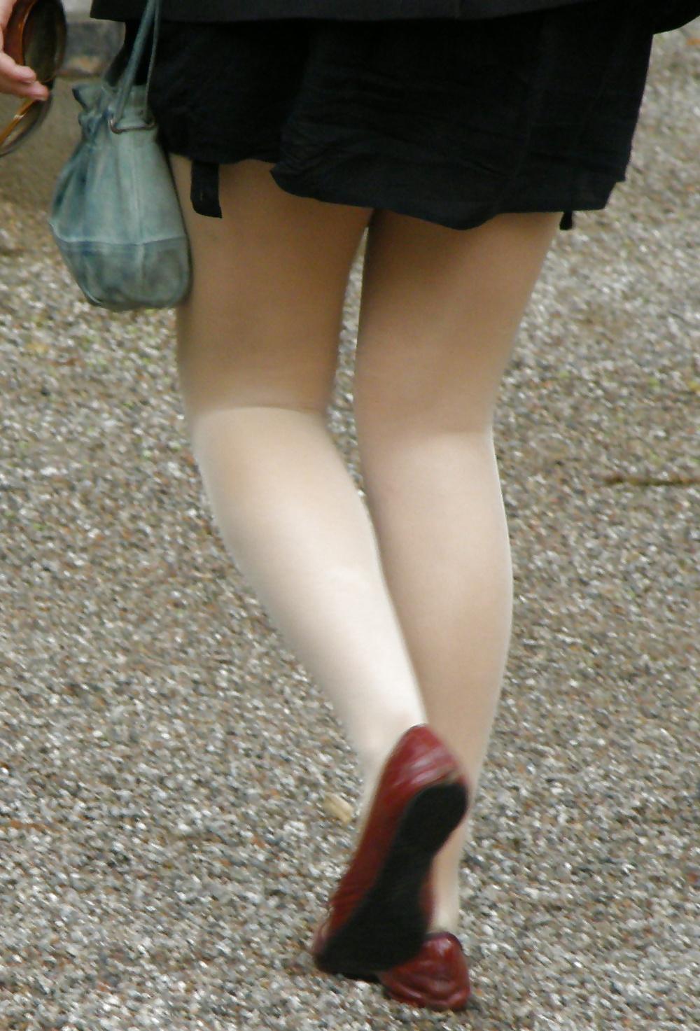 25P Nylons or pantyhose at the amusement park