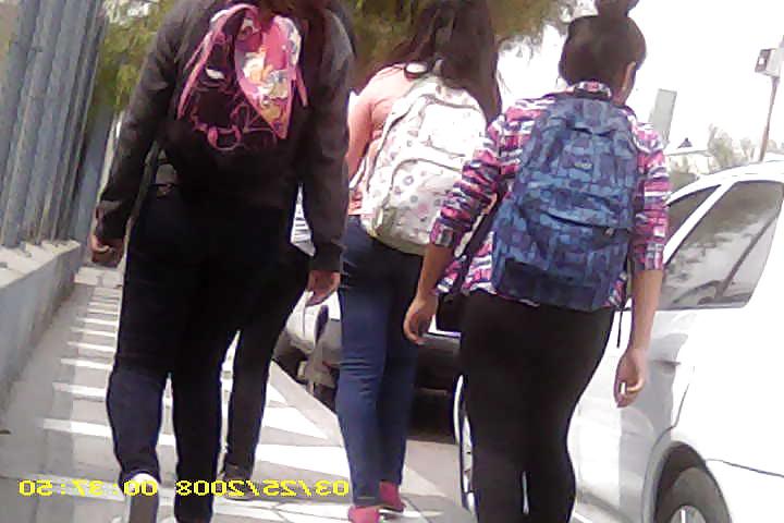 18P Colegiala en Jean y Leggins