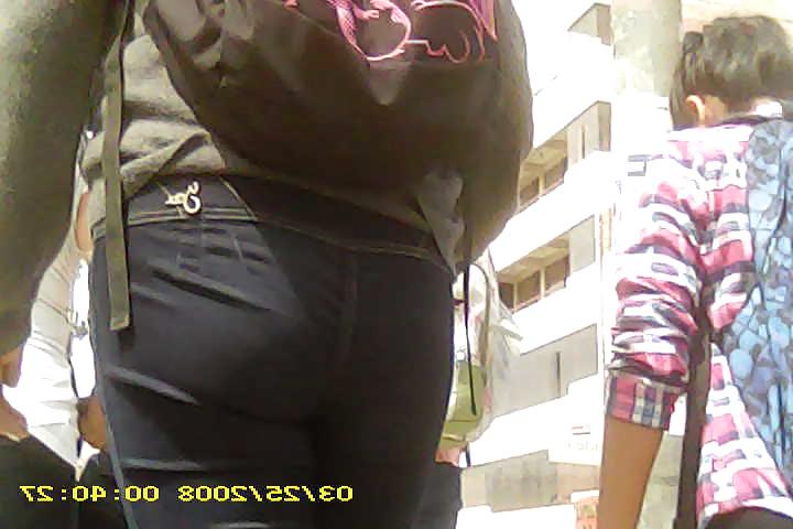 18P Colegiala en Jean y Leggins