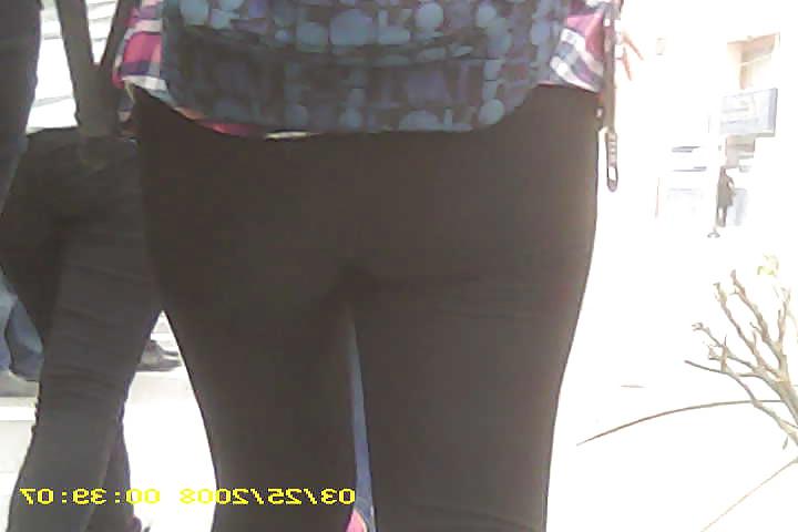 18P Colegiala en Jean y Leggins