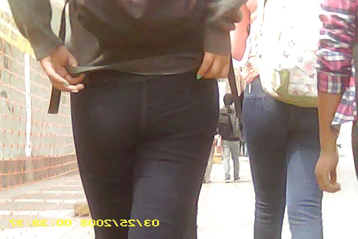 18P Colegiala en Jean y Leggins