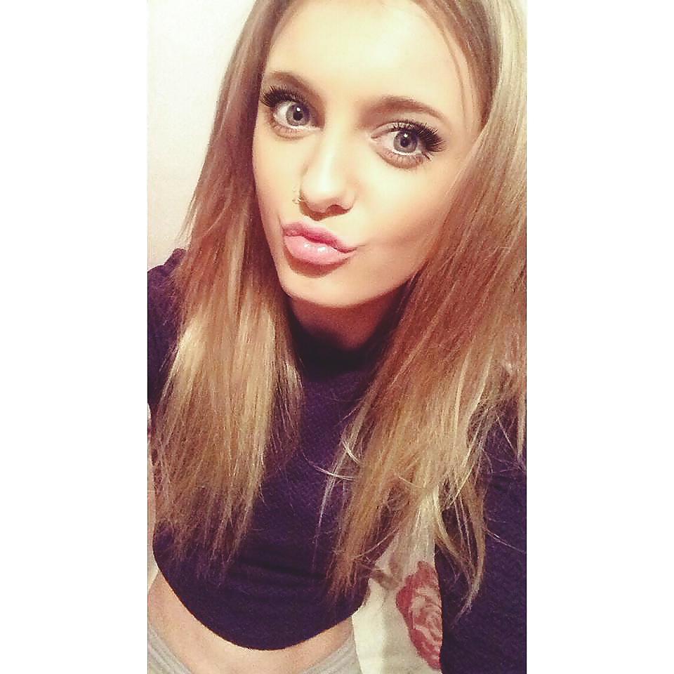 25P Teen BOMBSHELL 