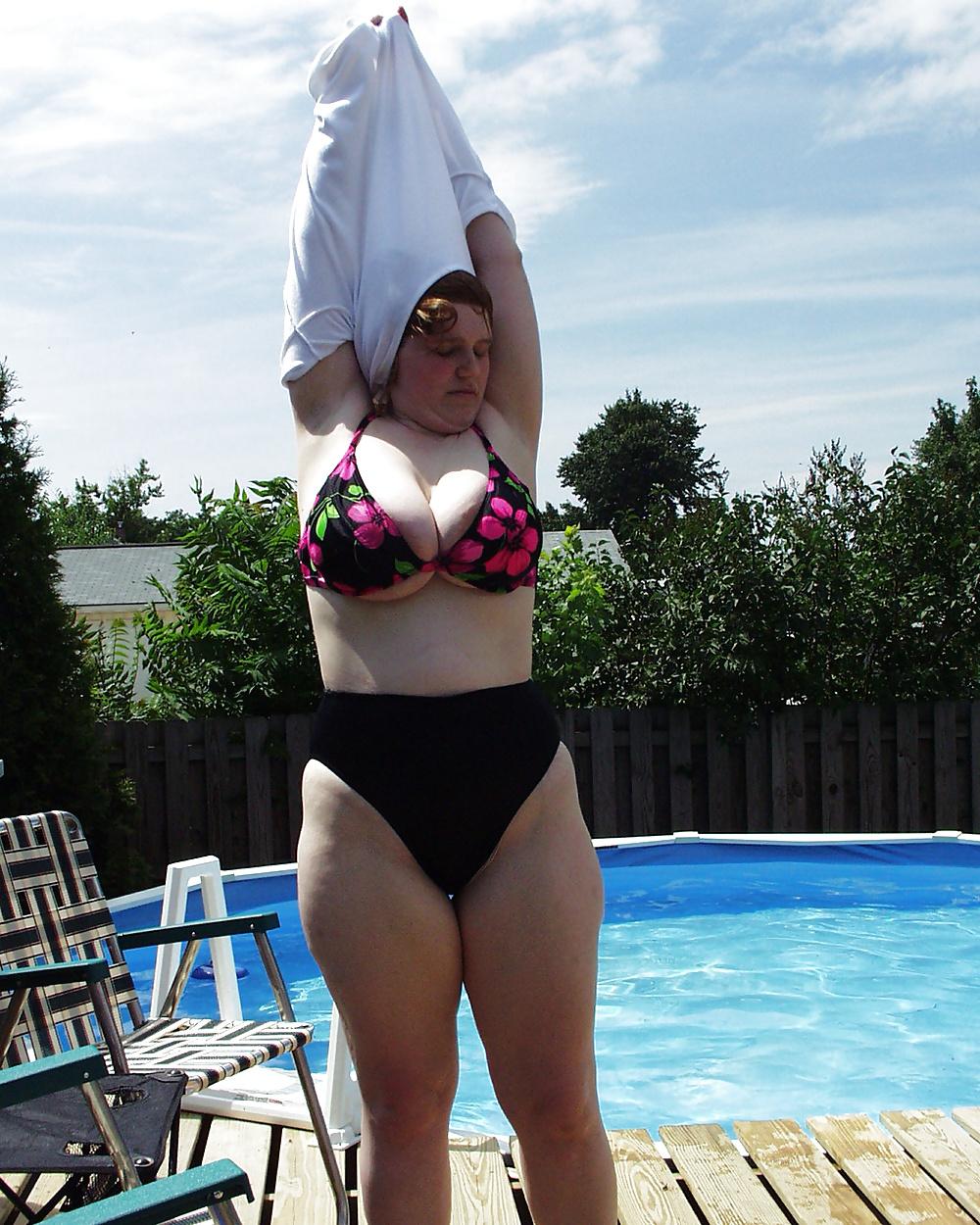 25P Samantha Kay at a swing party