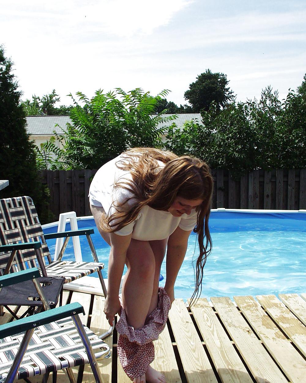 25P Samantha Kay at a swing party