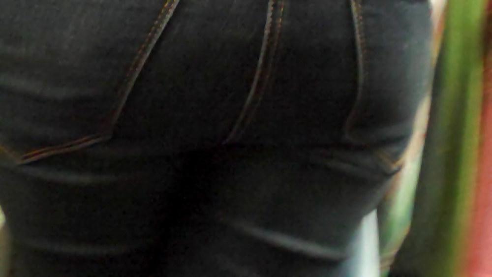 9P Some more ass butts in jeans