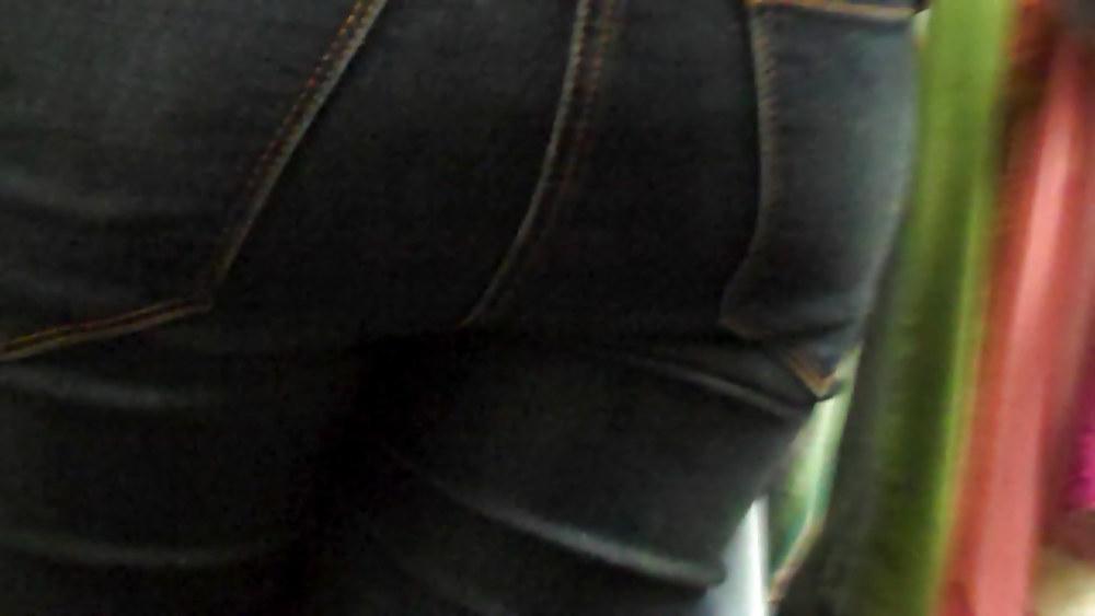 9P Some more ass butts in jeans