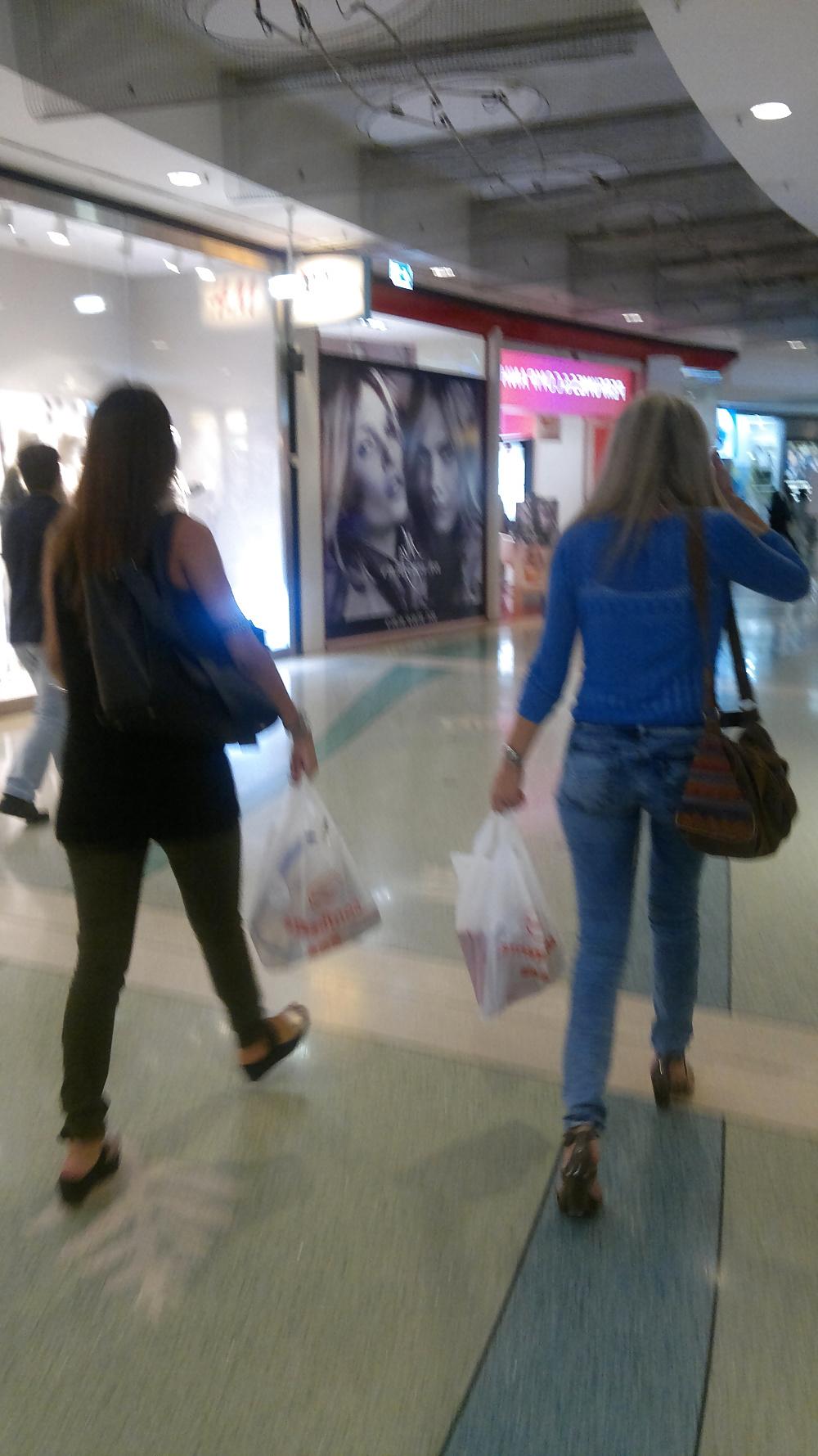 25P Hot Portuguese Ladies