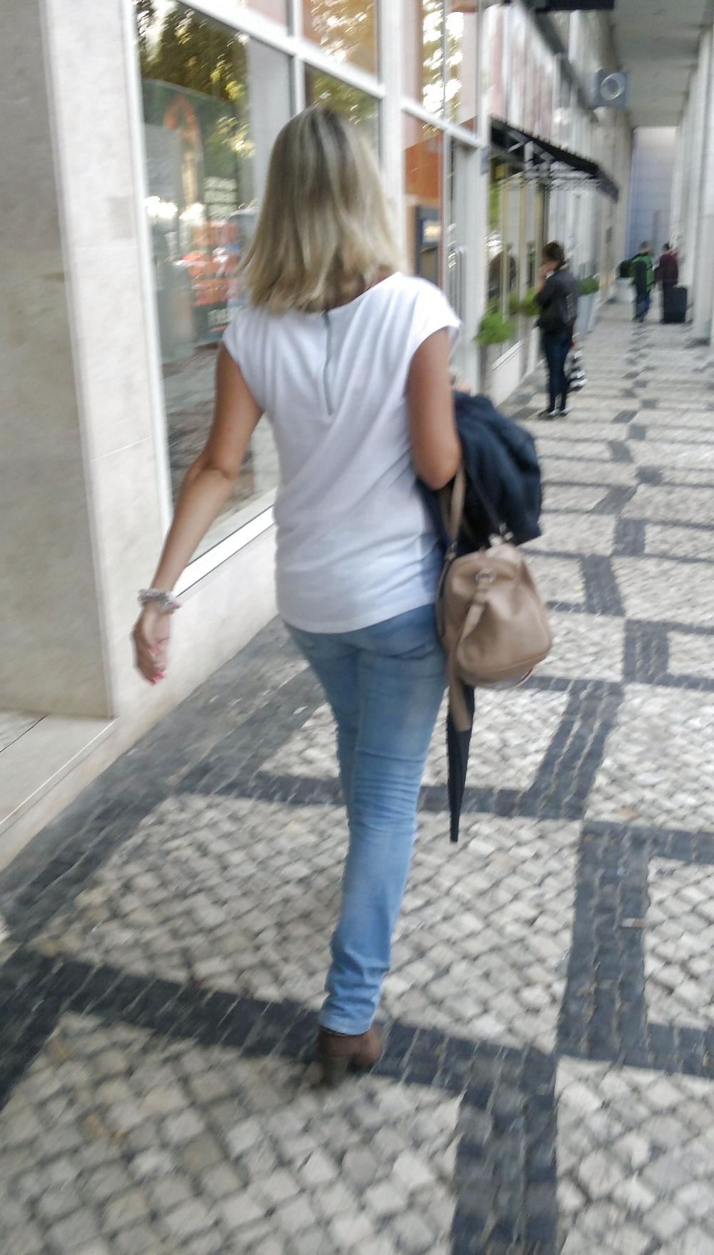 25P Hot Portuguese Ladies