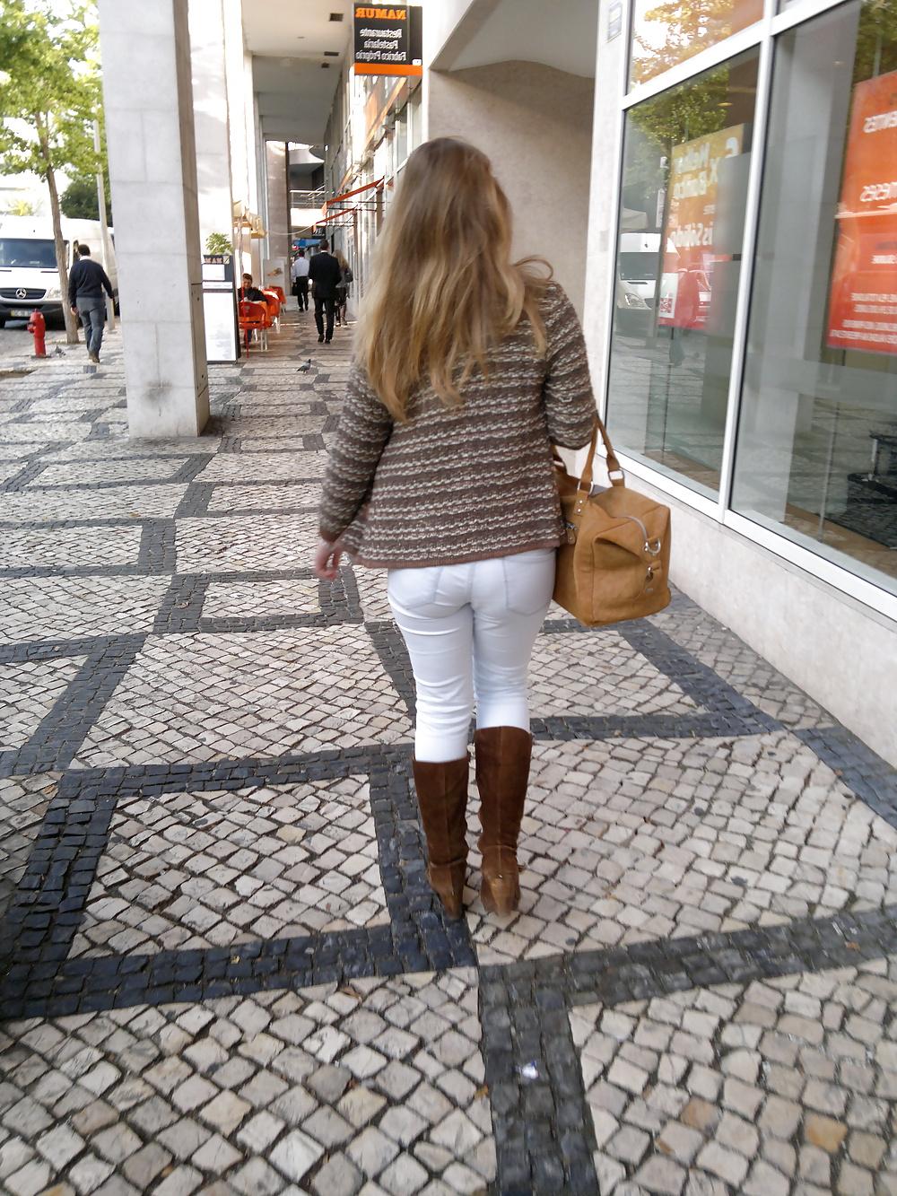 25P Hot Portuguese Ladies