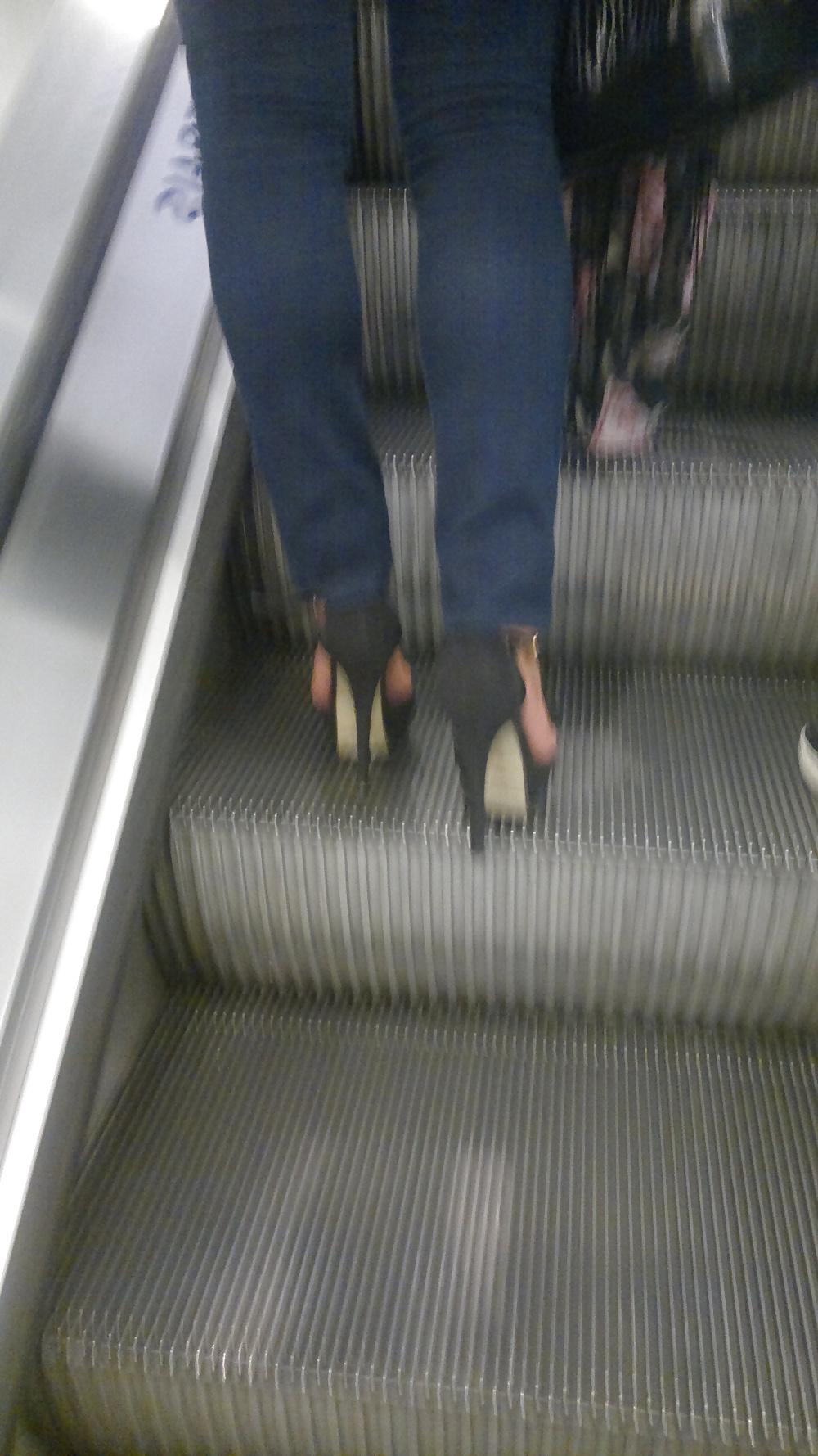 25P Hot Portuguese Ladies