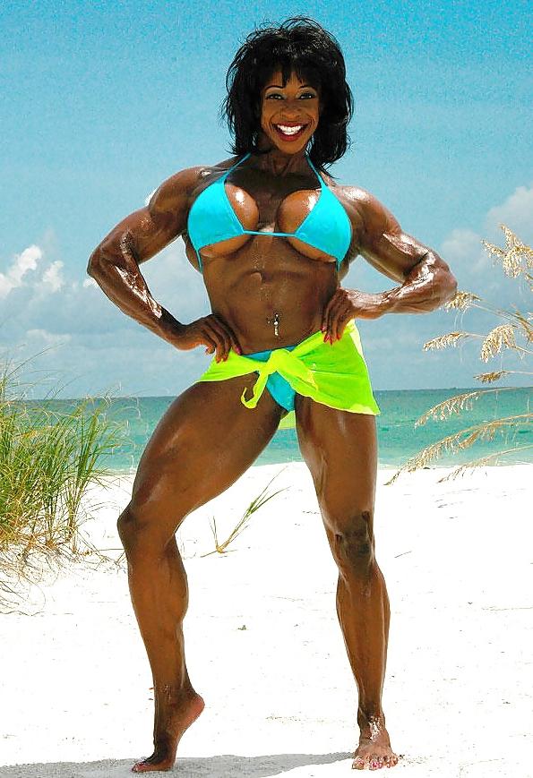 16P Yvette Bova - female bodybuilder
