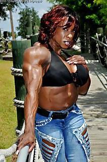 16P Yvette Bova - female bodybuilder