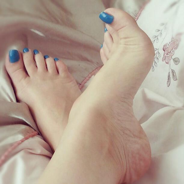 25P Random feet, footjob pt 13