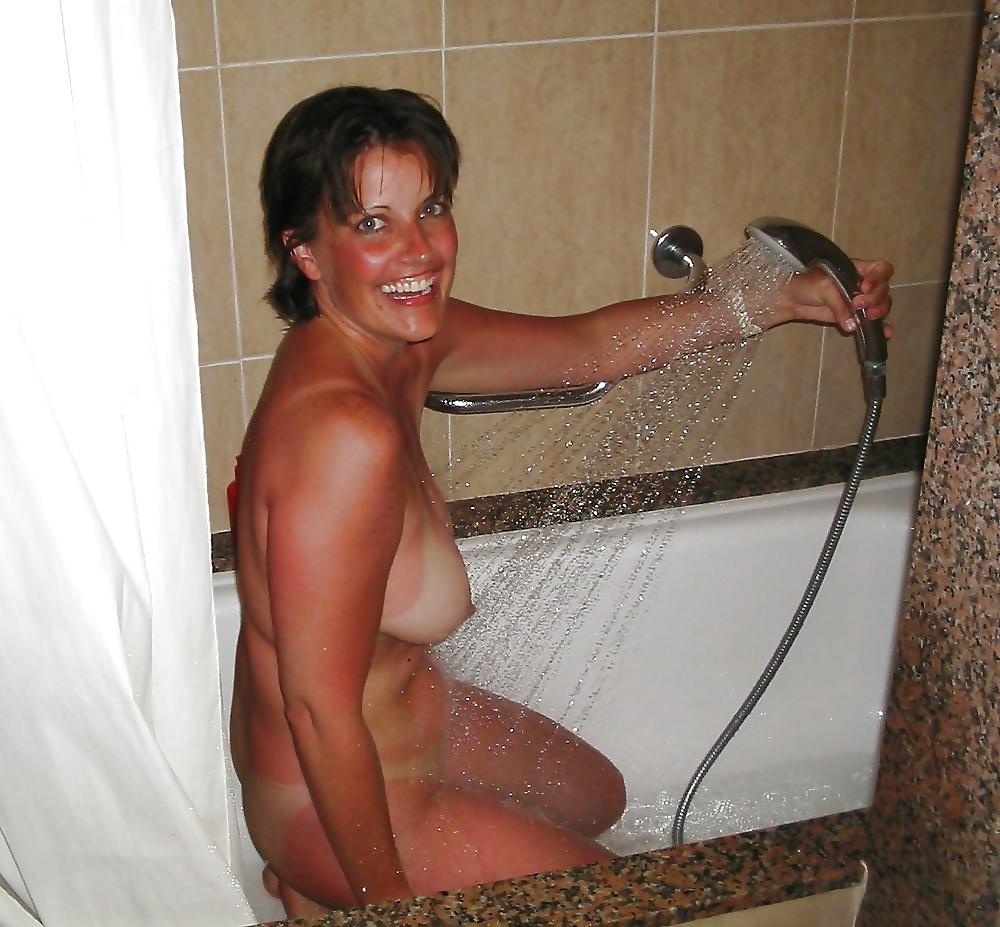 4P Horny Mature on Holiday 