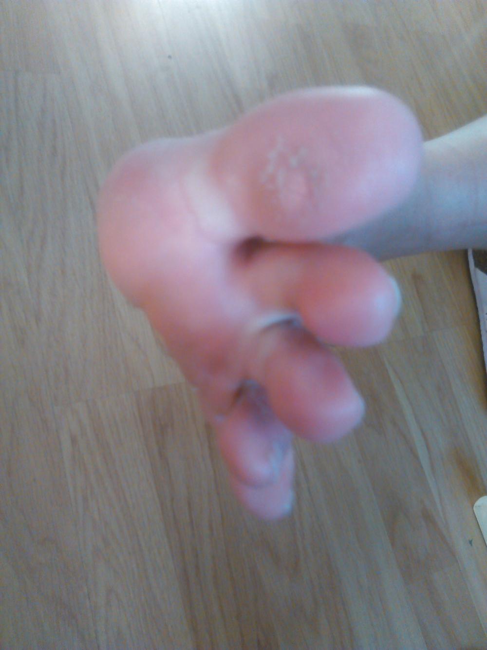 7P FEET ON HOLIDAY 3