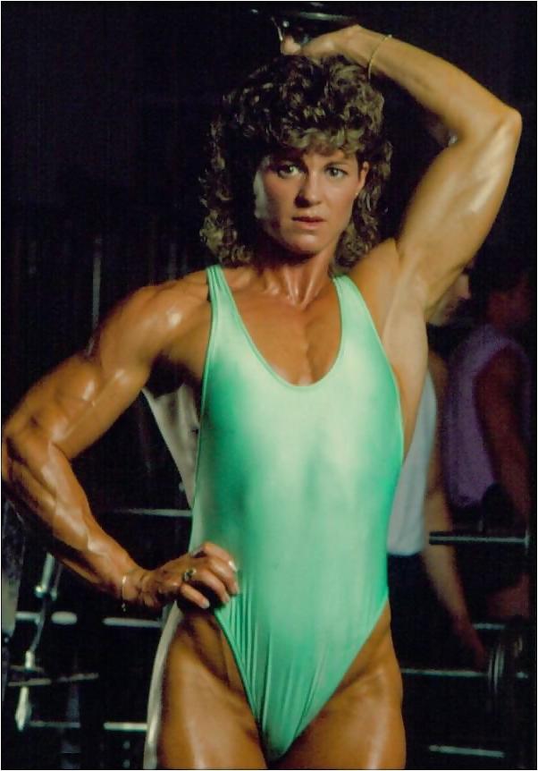 14P Joanne McCartney - female bodybuilder