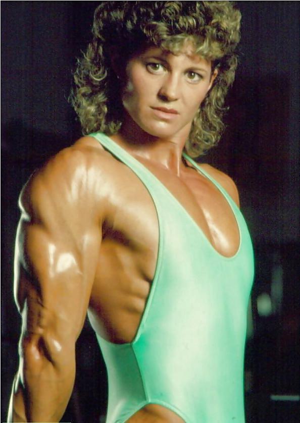 14P Joanne McCartney - female bodybuilder