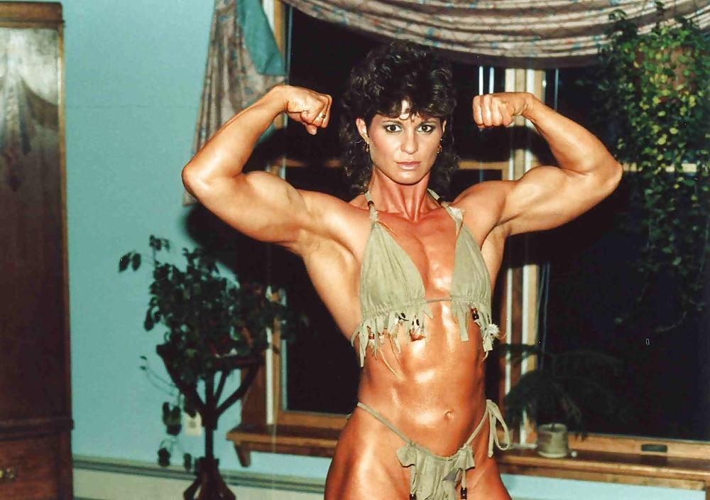 14P Joanne McCartney - female bodybuilder