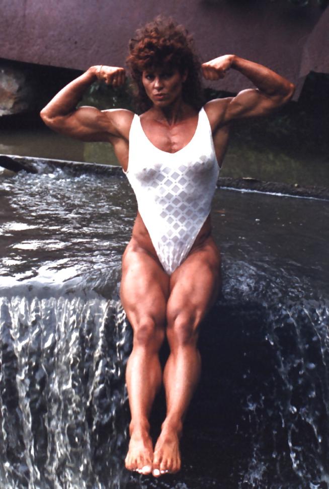 14P Joanne McCartney - female bodybuilder