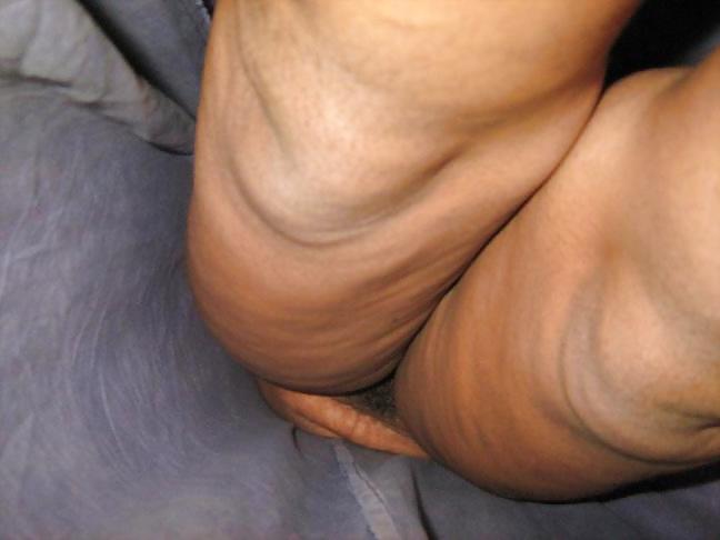 10P Indian Woman asshole and pussy upskirt 