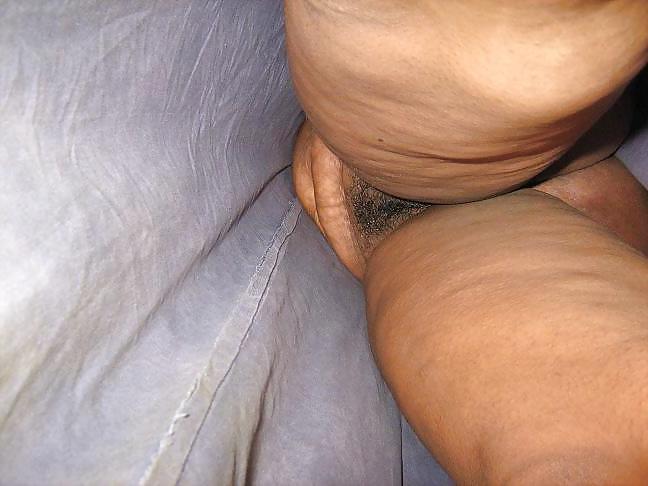10P Indian Woman asshole and pussy upskirt 