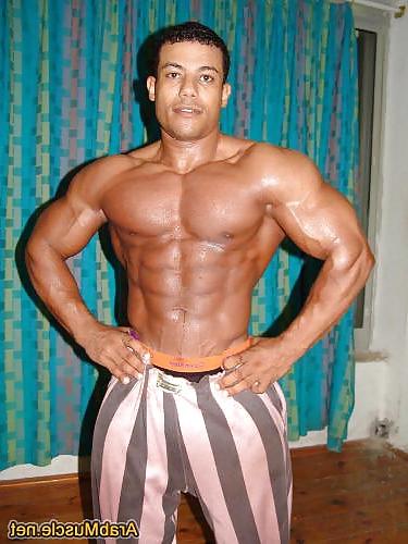 25P Hot Moroccan BodyBuilders