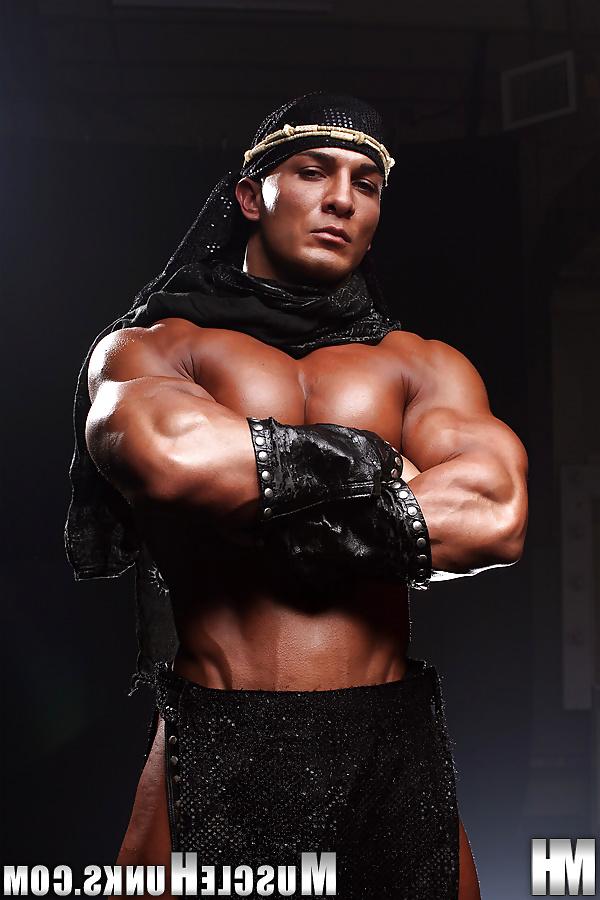 25P Hot Moroccan BodyBuilders