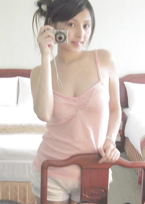 10P This girl really look like a doll