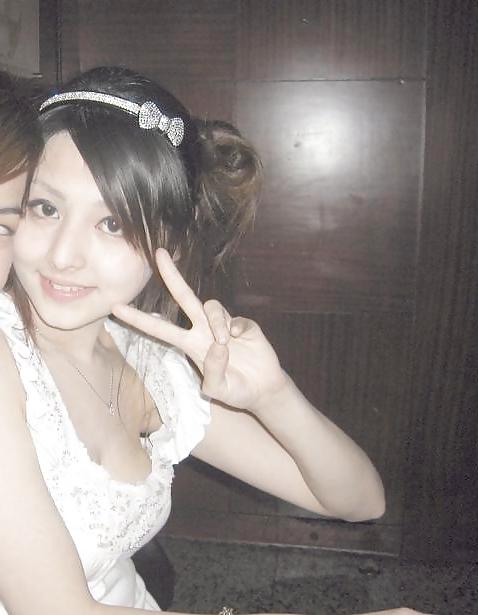 10P This girl really look like a doll