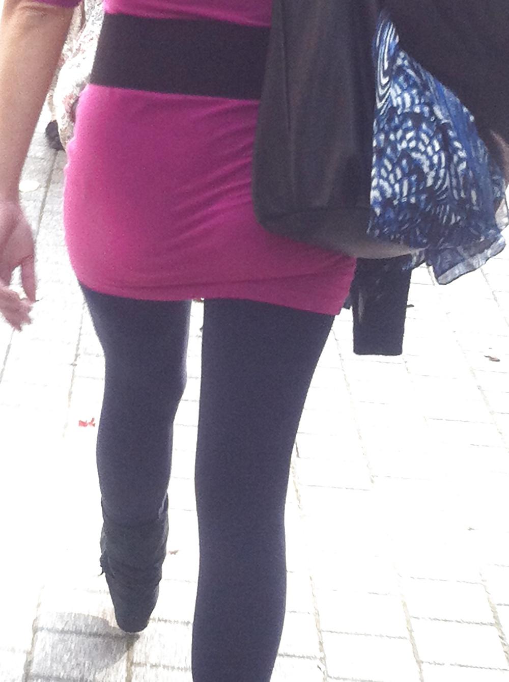8P Mature ass in the street