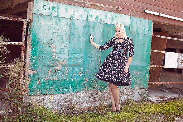 7P Bianca Bombshell Queen Pin-Up