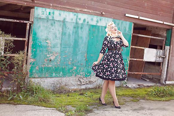 7P Bianca Bombshell Queen Pin-Up