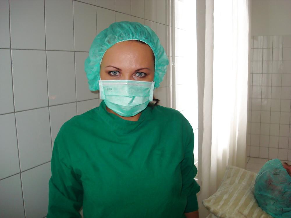 11P Fr. Dr. Natascha bei einer OP!!