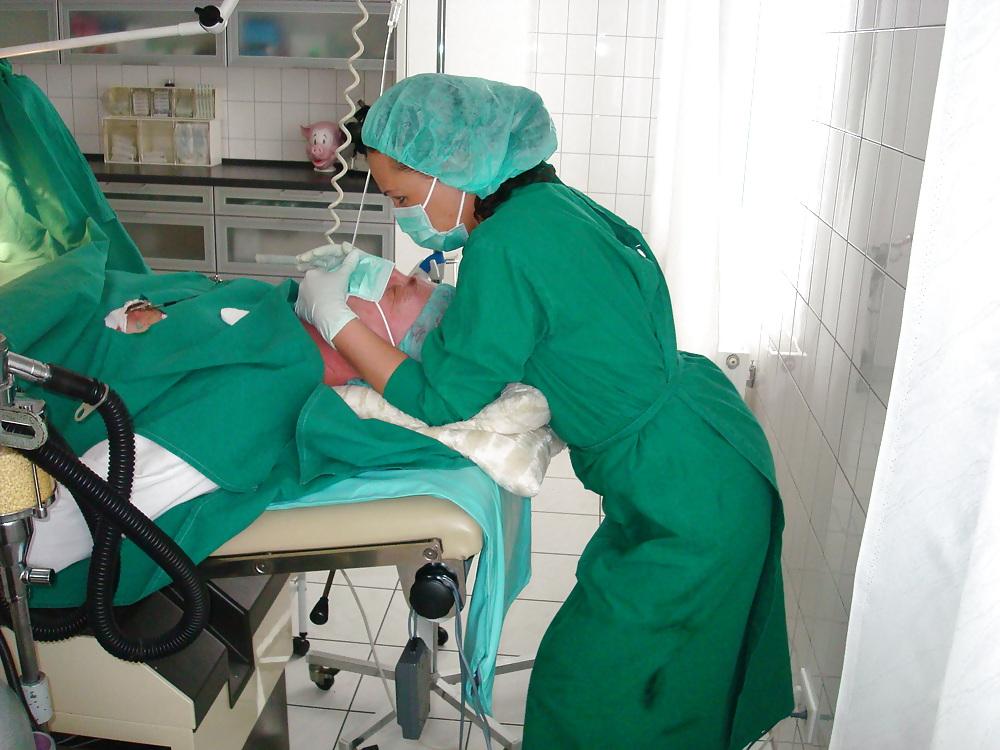11P Fr. Dr. Natascha bei einer OP!!
