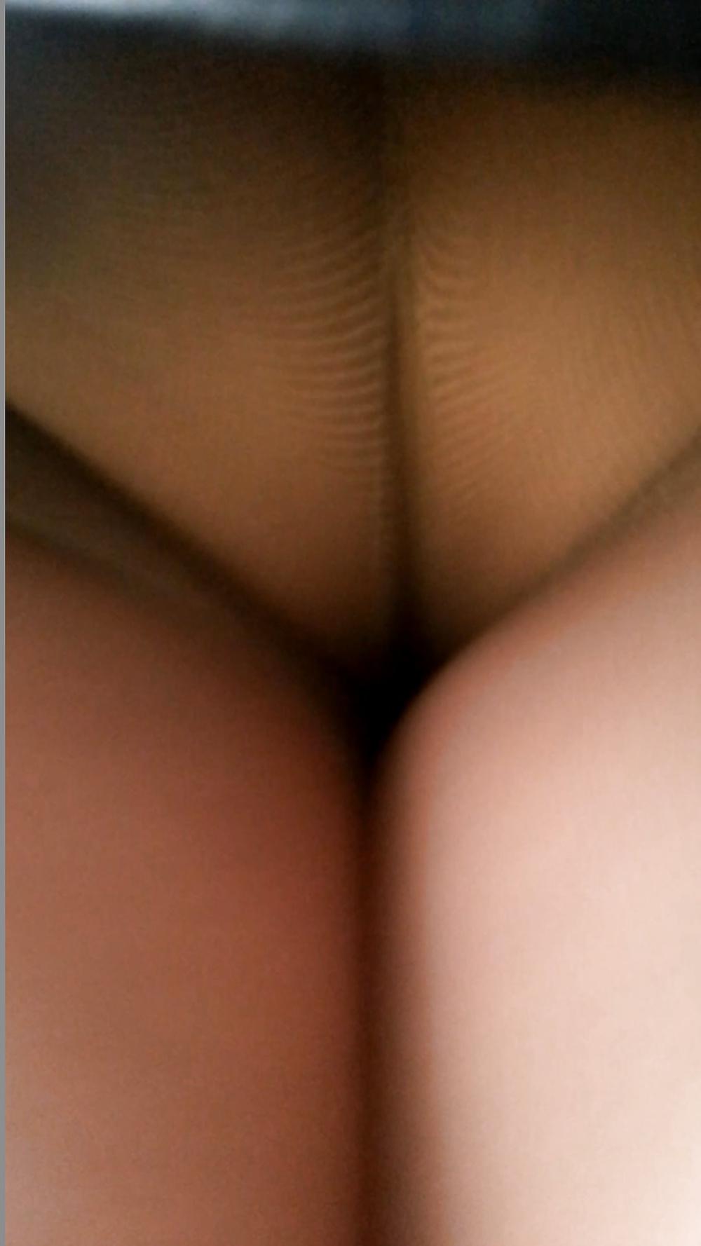 5P Upskirt neighbor no pants