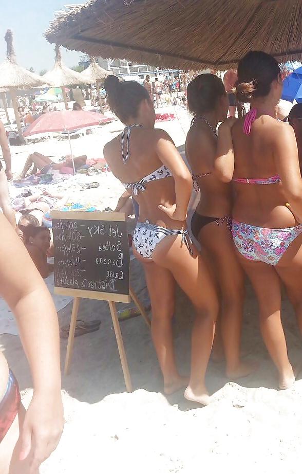 25P Spy sexy teens ass summer beach romanian