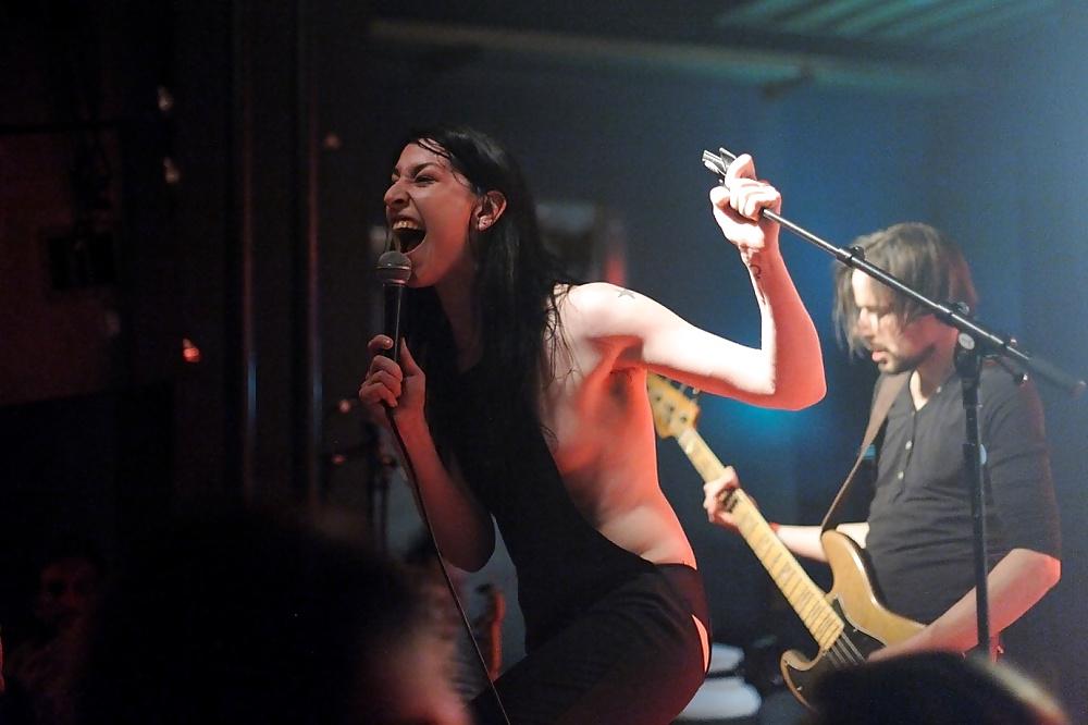 25P Ryanne van Dorst alias Elle Bandita - Dutch Rockstar