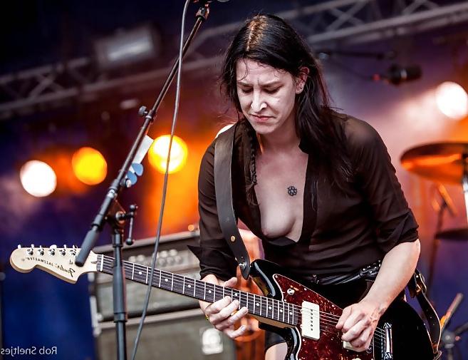 25P Ryanne van Dorst alias Elle Bandita - Dutch Rockstar